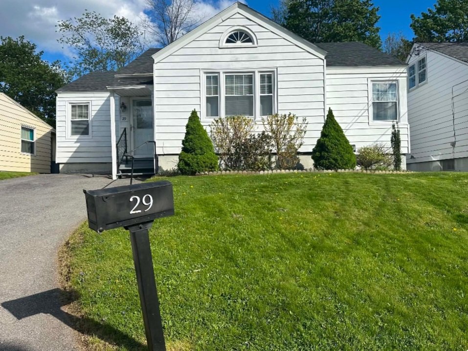 Amsterdam House: 29 Fairmont Ave