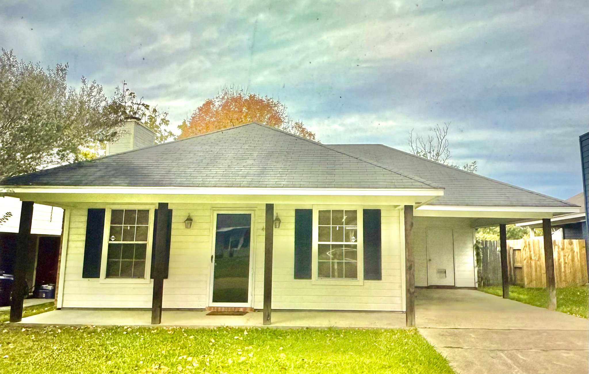Brandon House: 400 Audubon Circle