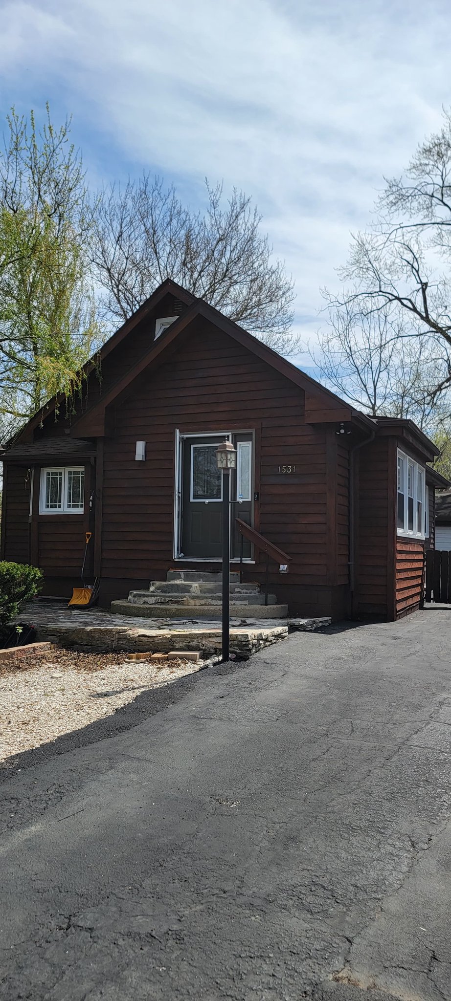 Round Lake House: 1531 Walnut Dr