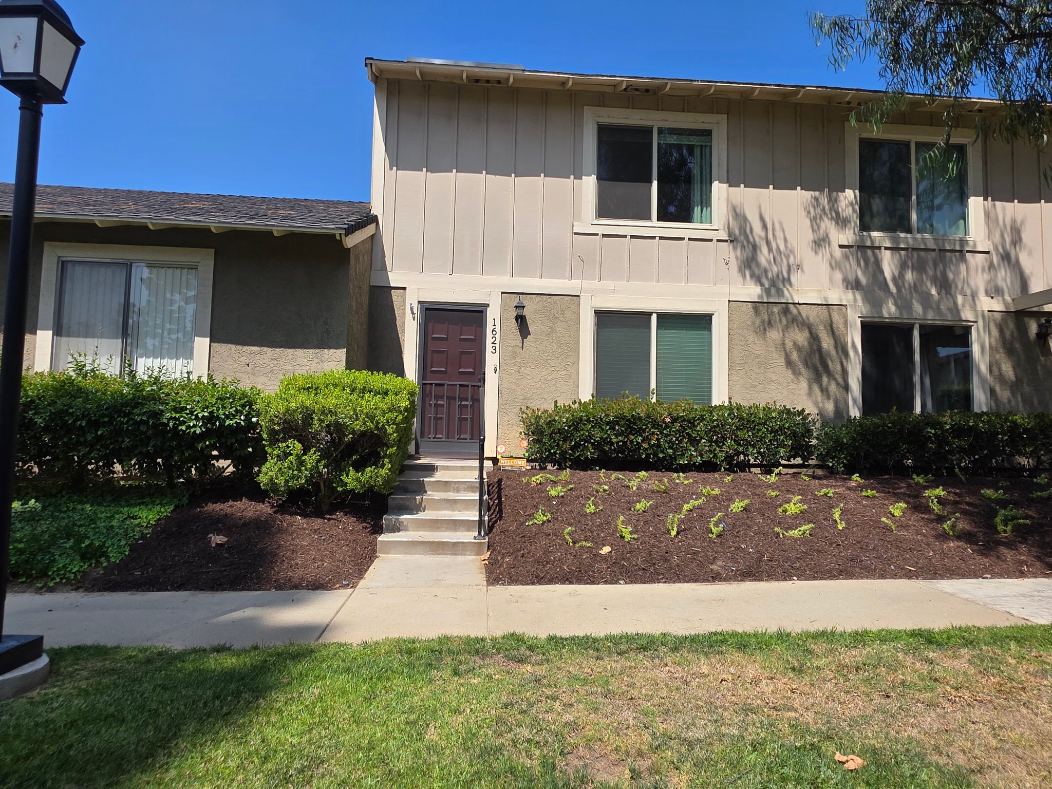 La Verne Townhome: 1623 Heather Dr
