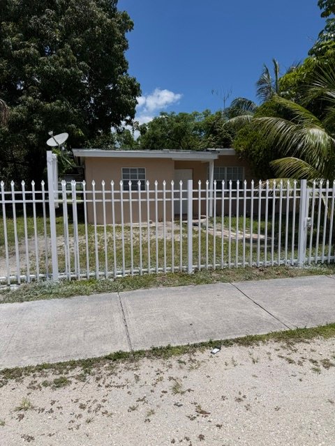 Miami House: 1365 NW 115 St