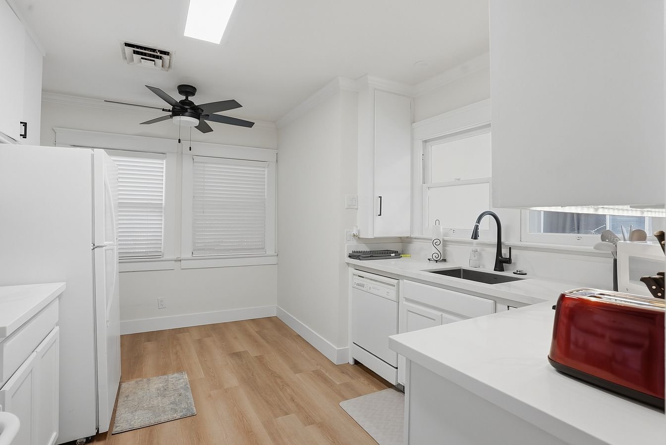 Bakersfield House: 1169 Pacific St
