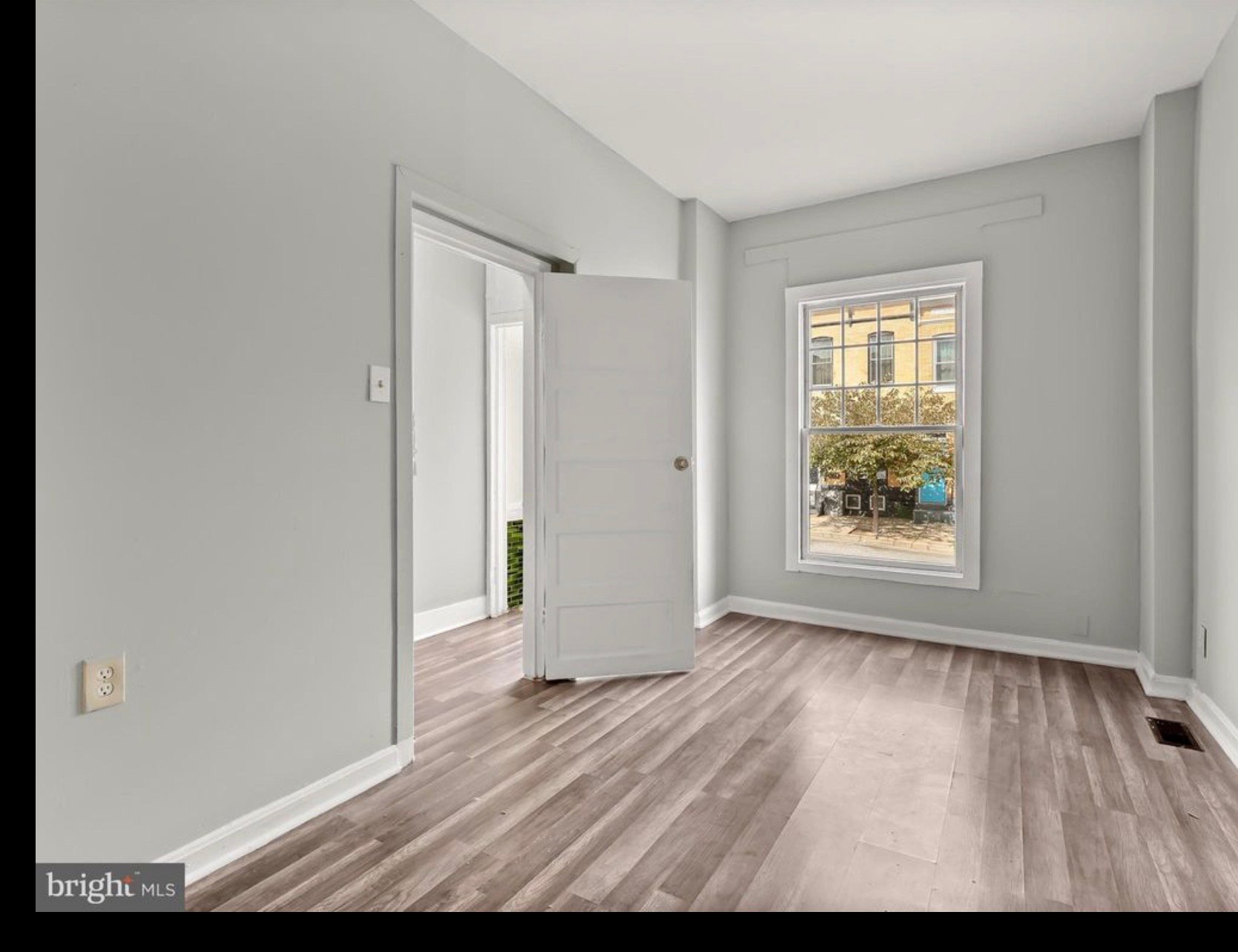 Baltimore House: 1 N Clinton St