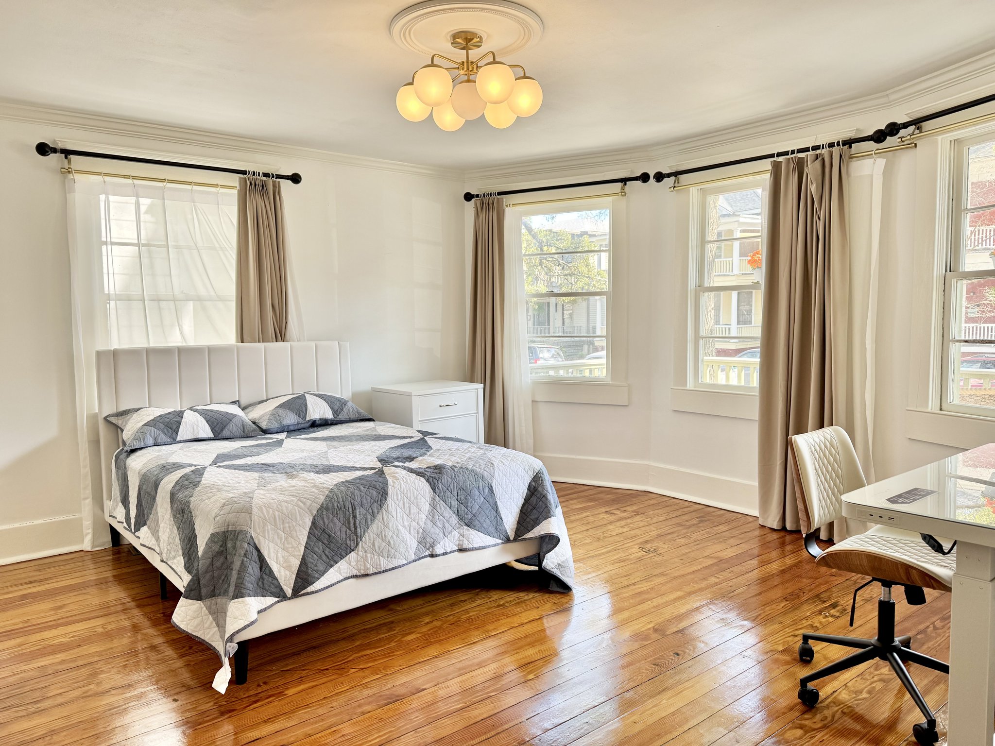 Savannah Multiplex: 512 E Waldburg