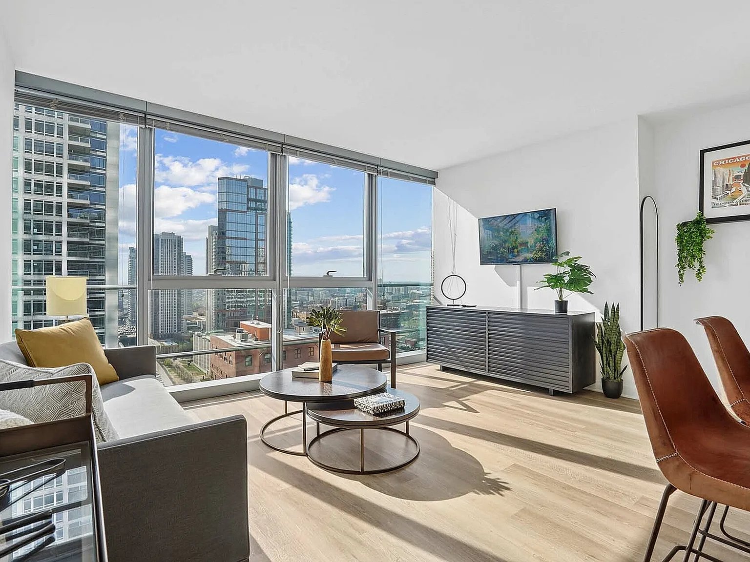 Chicago Condo: 345 W Wolf Point Plaza