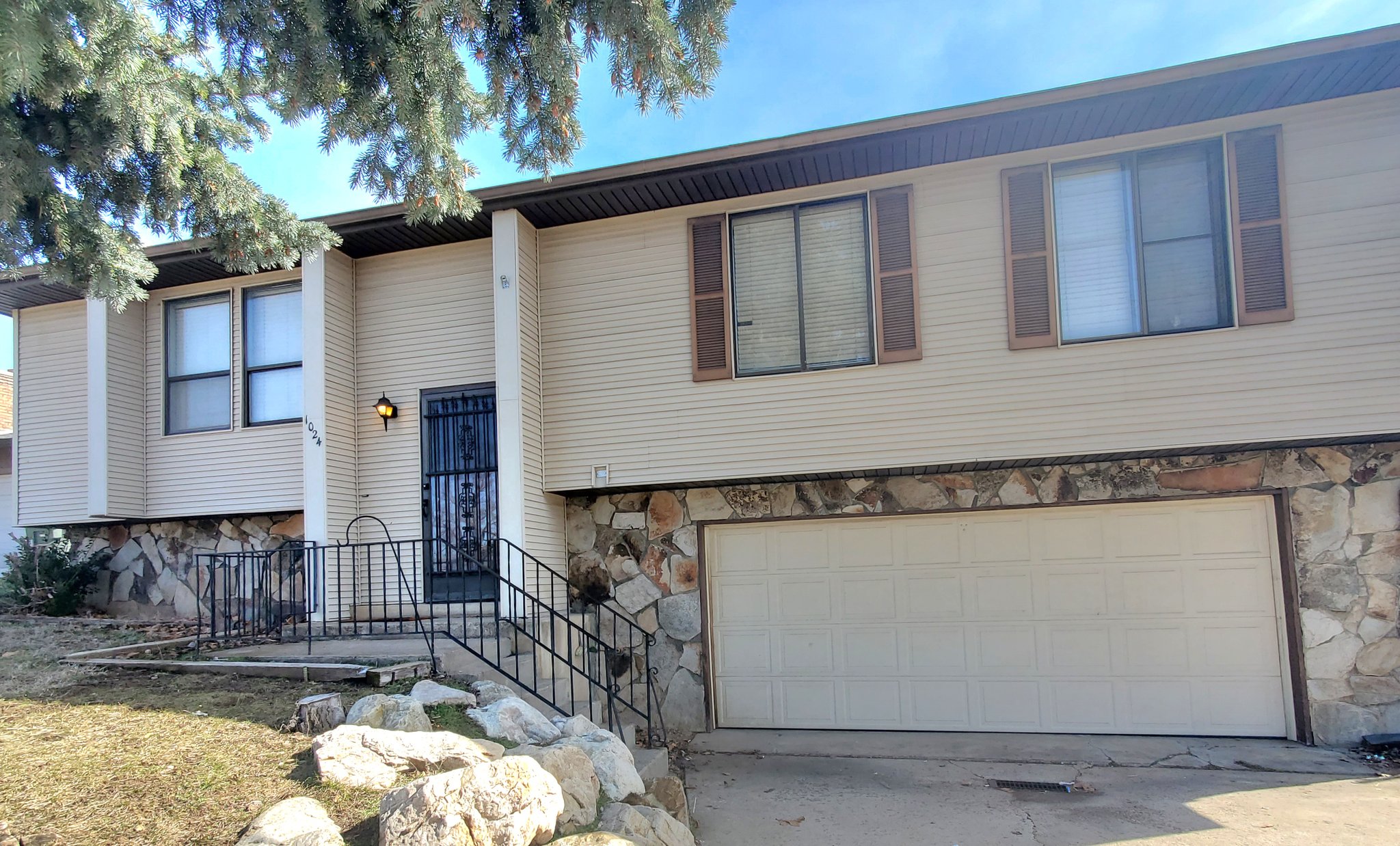 ogden House: 1024 N 1025 W
