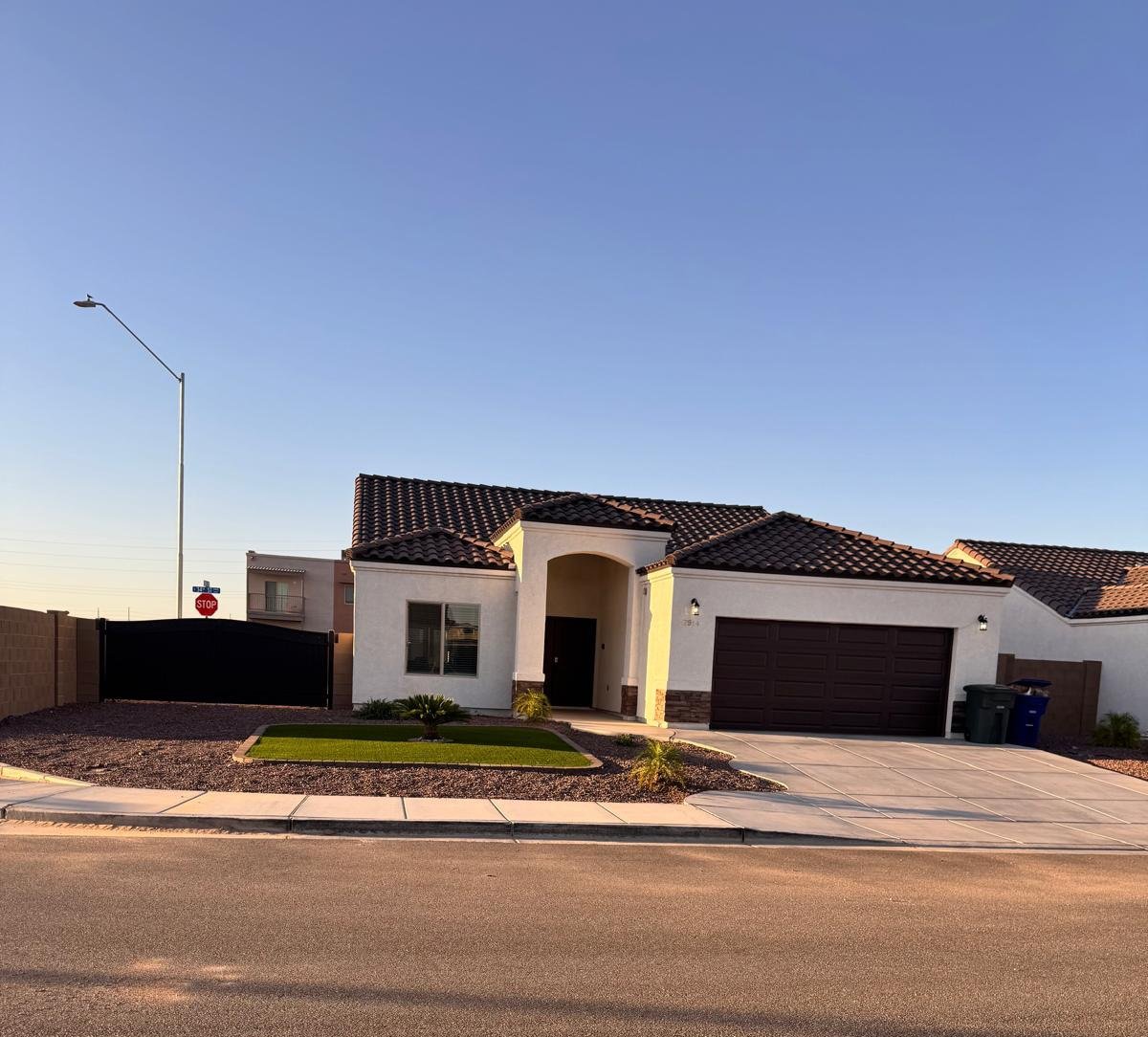 Yuma House: 7914 E 34th Pl