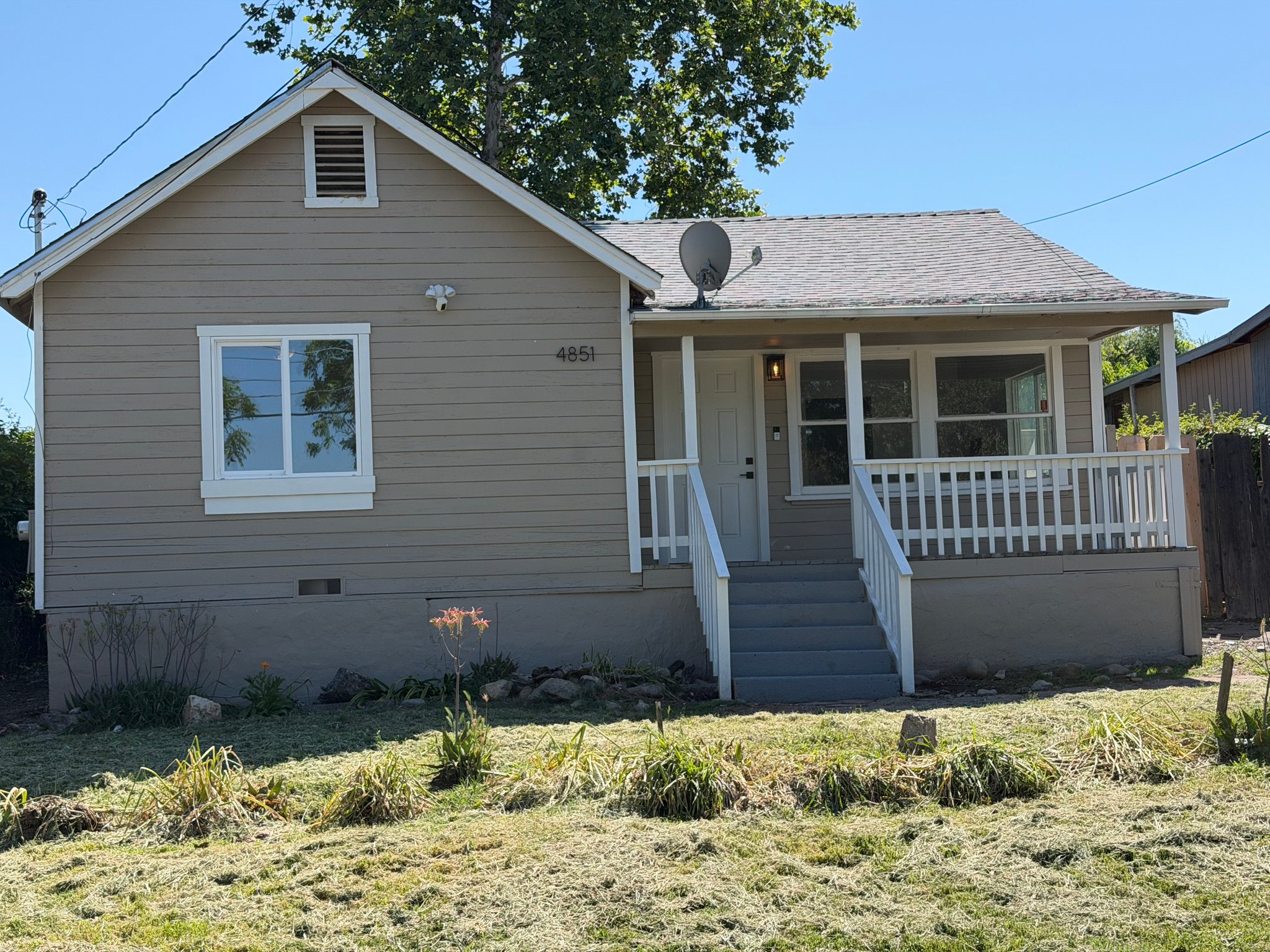 Oroville House: 4851 Virginia Ave