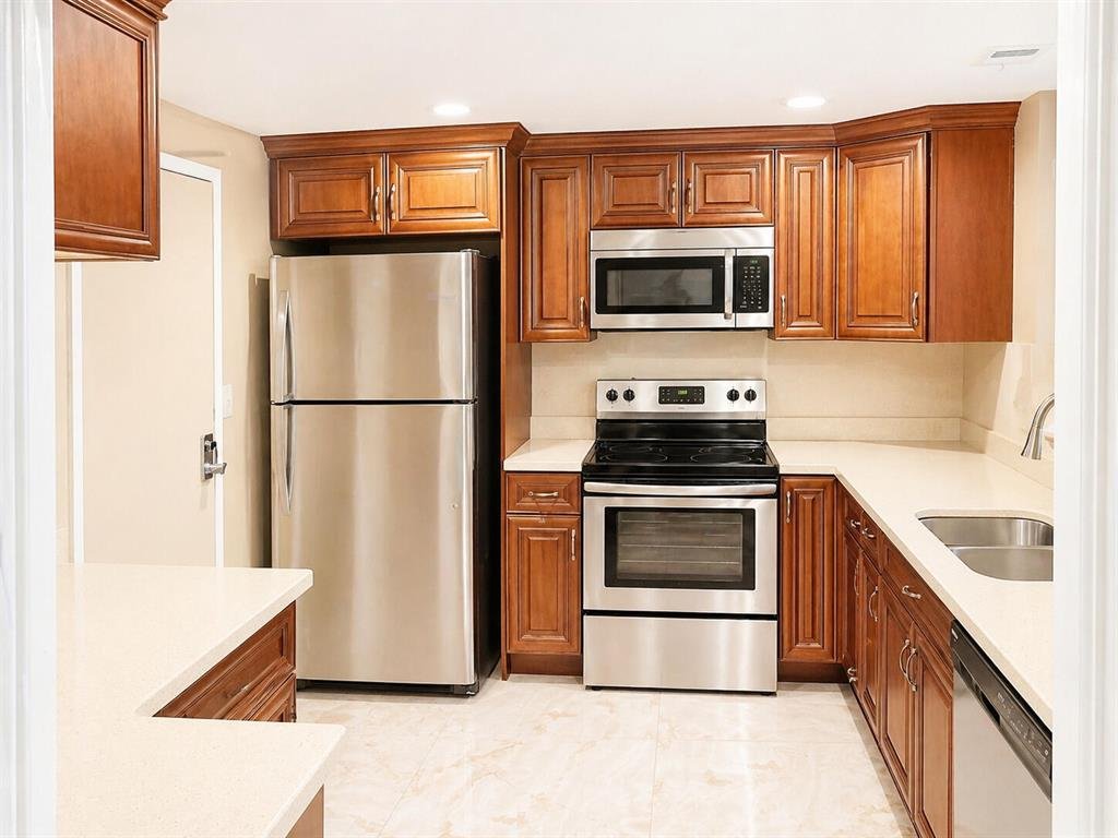 Coral Springs Condo: 10777 W Sample Rd
