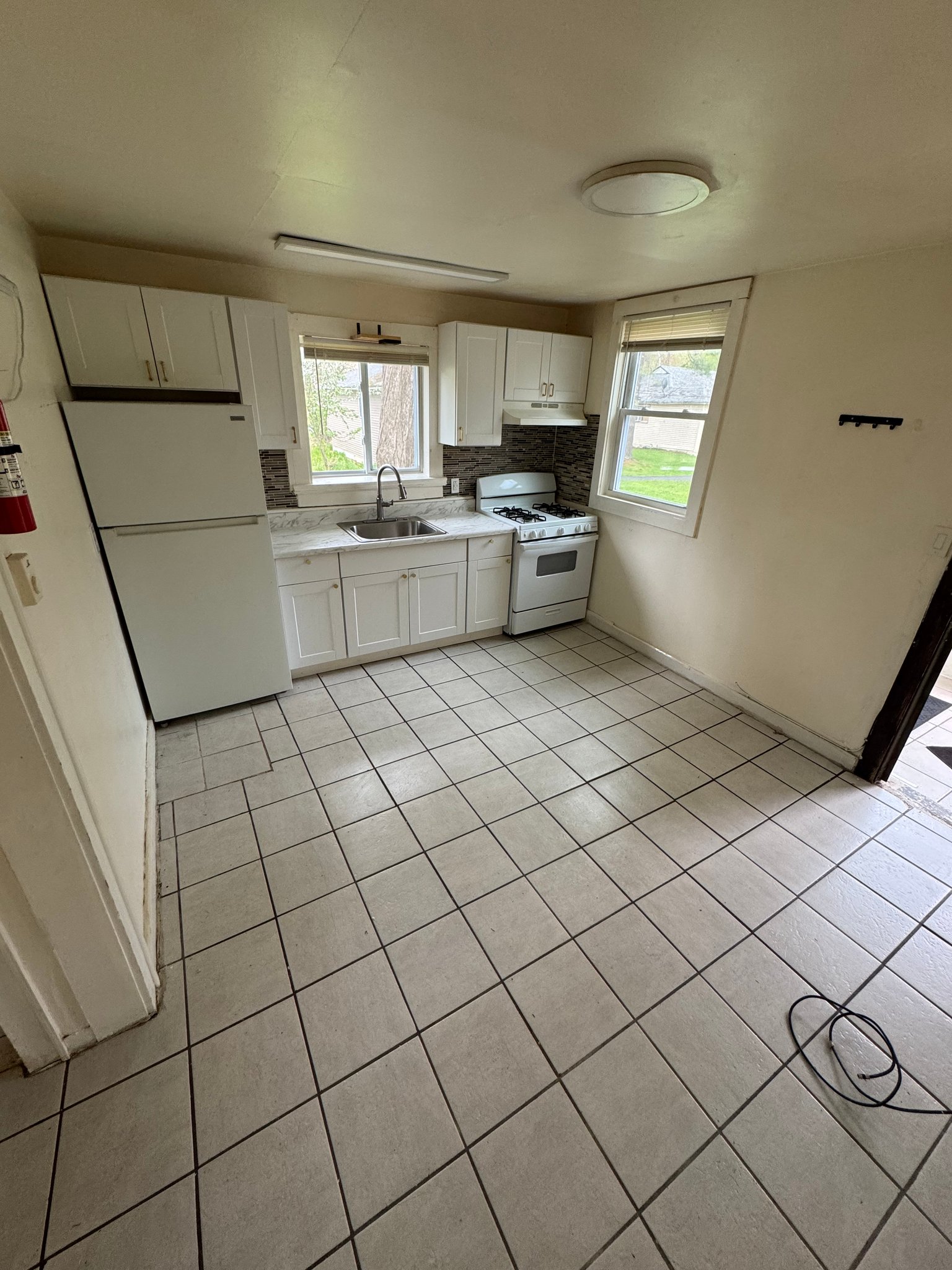 Monticello Apartment: 27 Hillside Ave