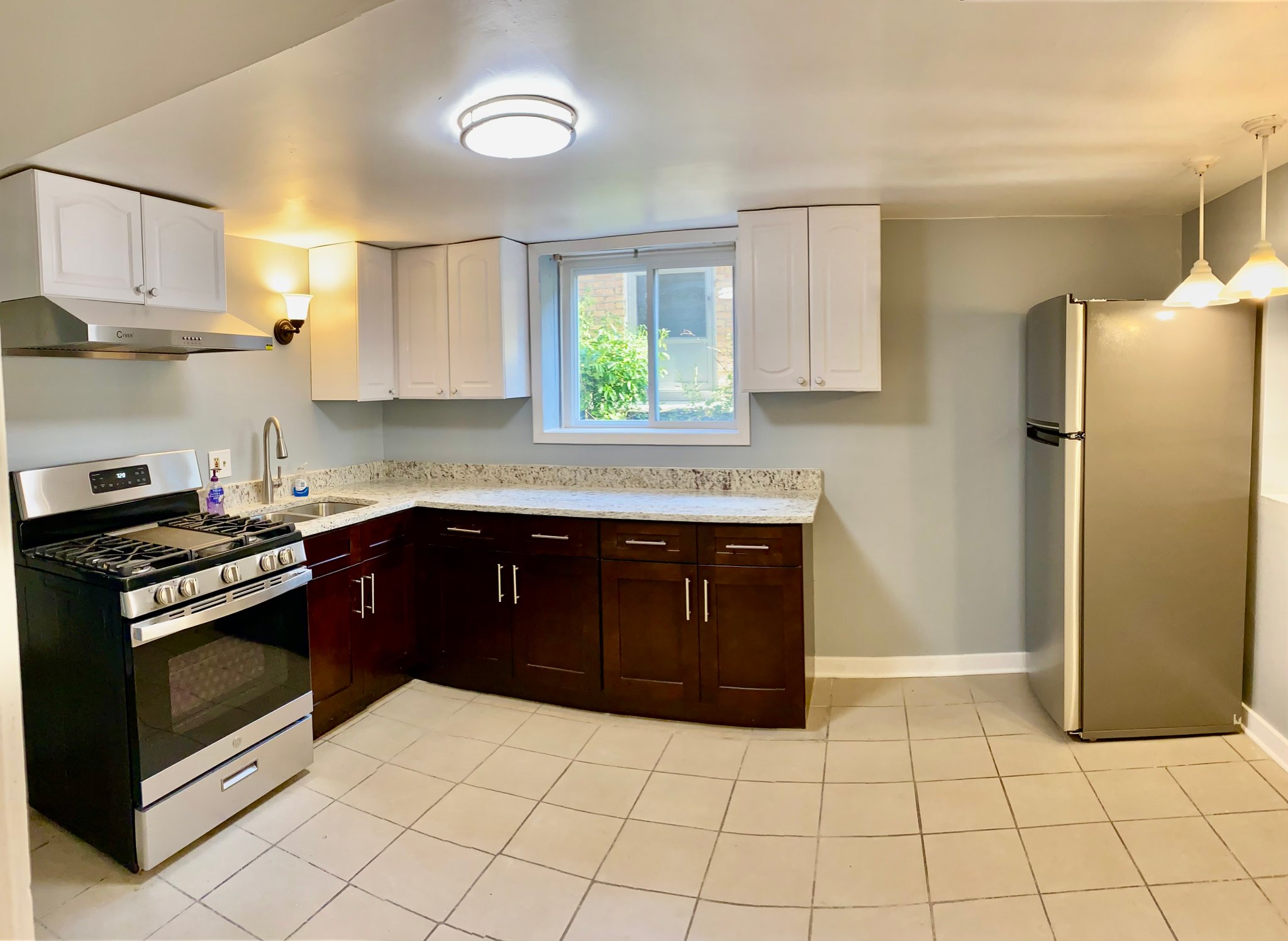 Chicago Apartment: 3755 S Winchester Ave. Garden Unit