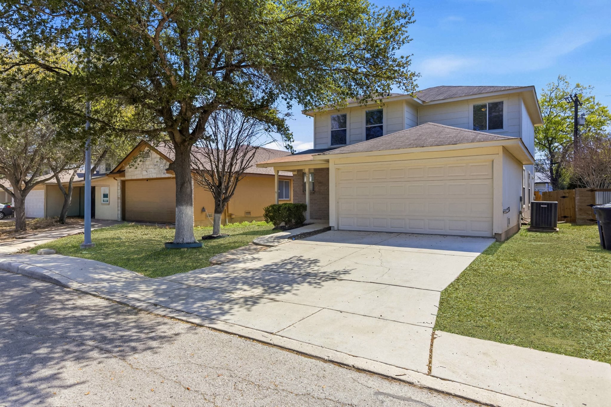 San Antonio House: 6611 Walnut Valley Dr.