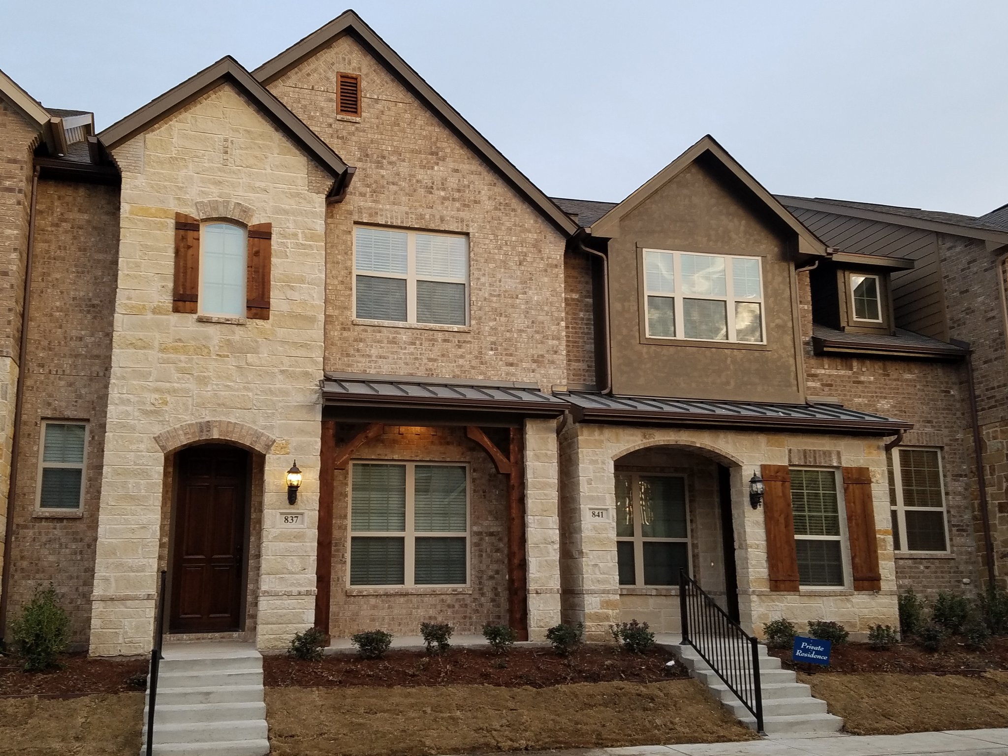 Richardson Townhome: 837 Rohan Dr