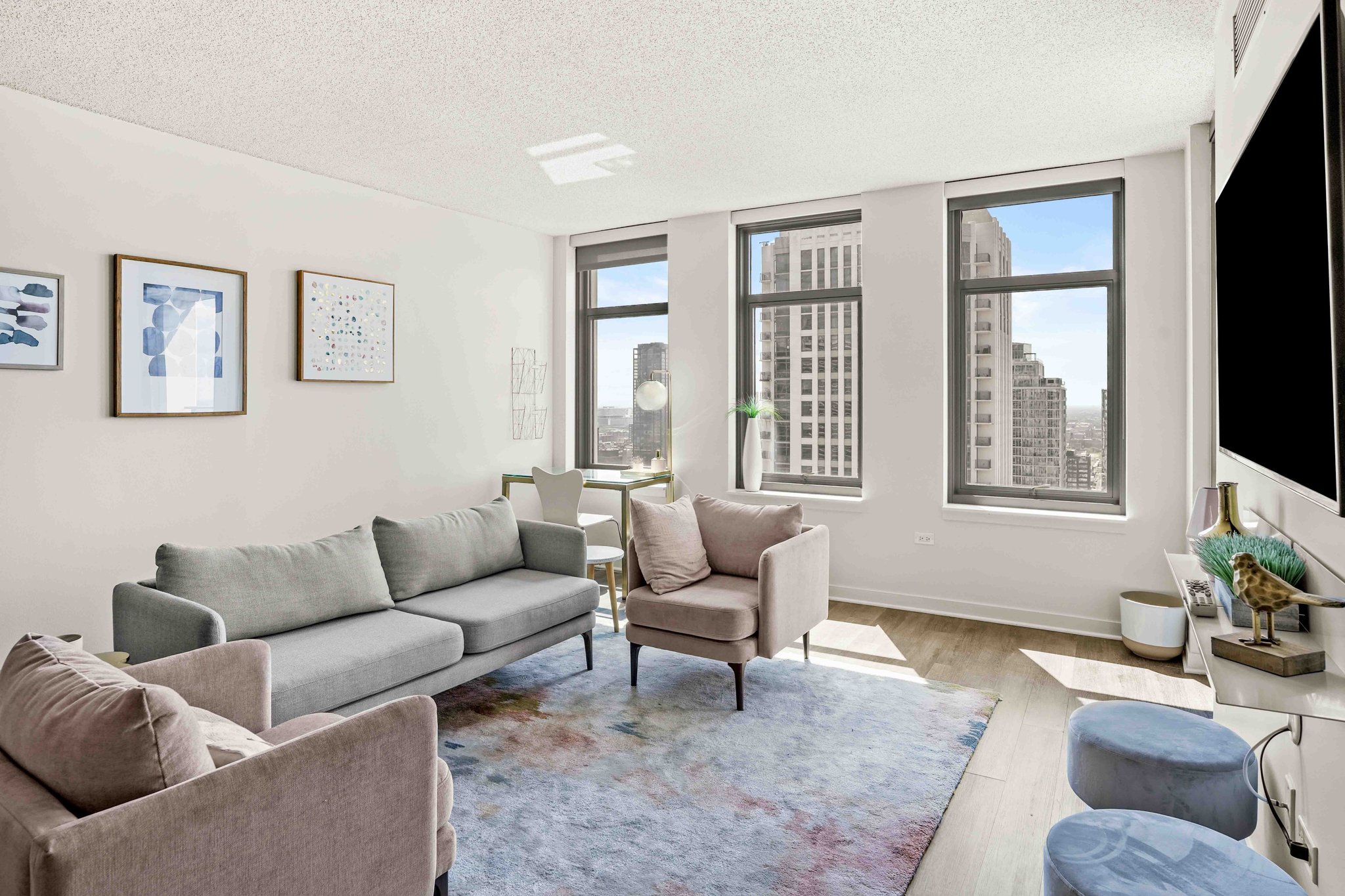Chicago Condo: 566 W Kinzie