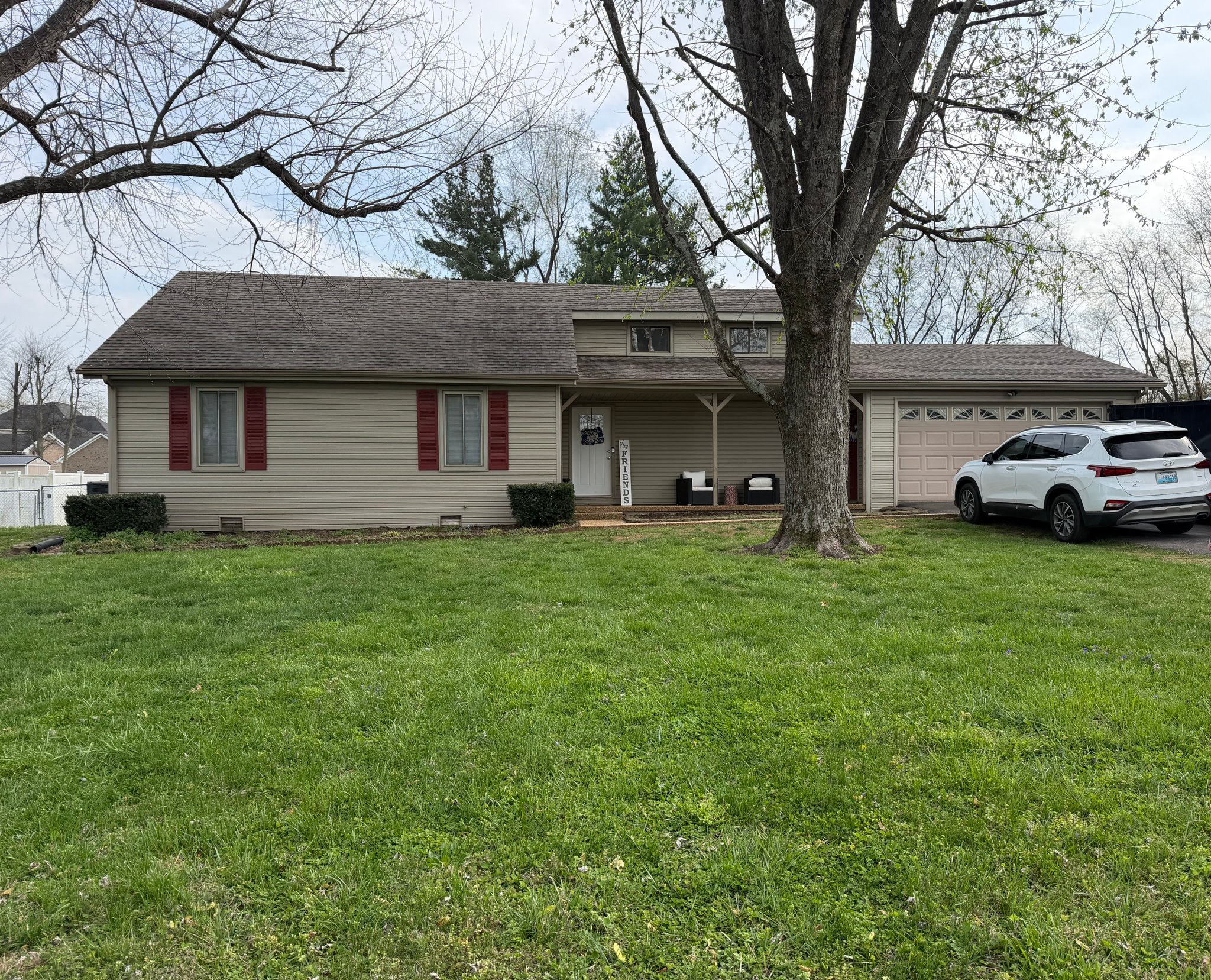 Bowling Green House: 3492 Nugget Drive