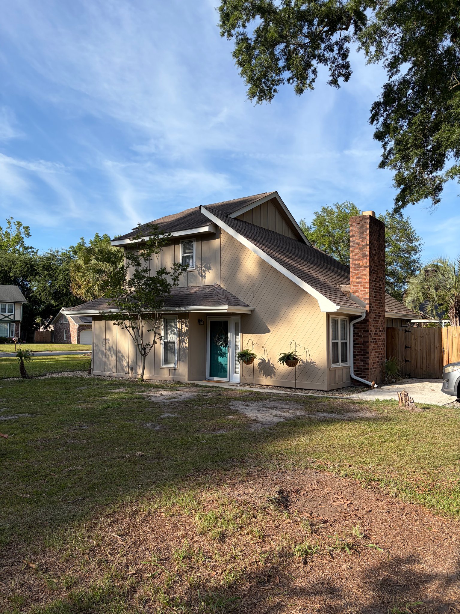 Hanahan House: 21 Sabina Ct