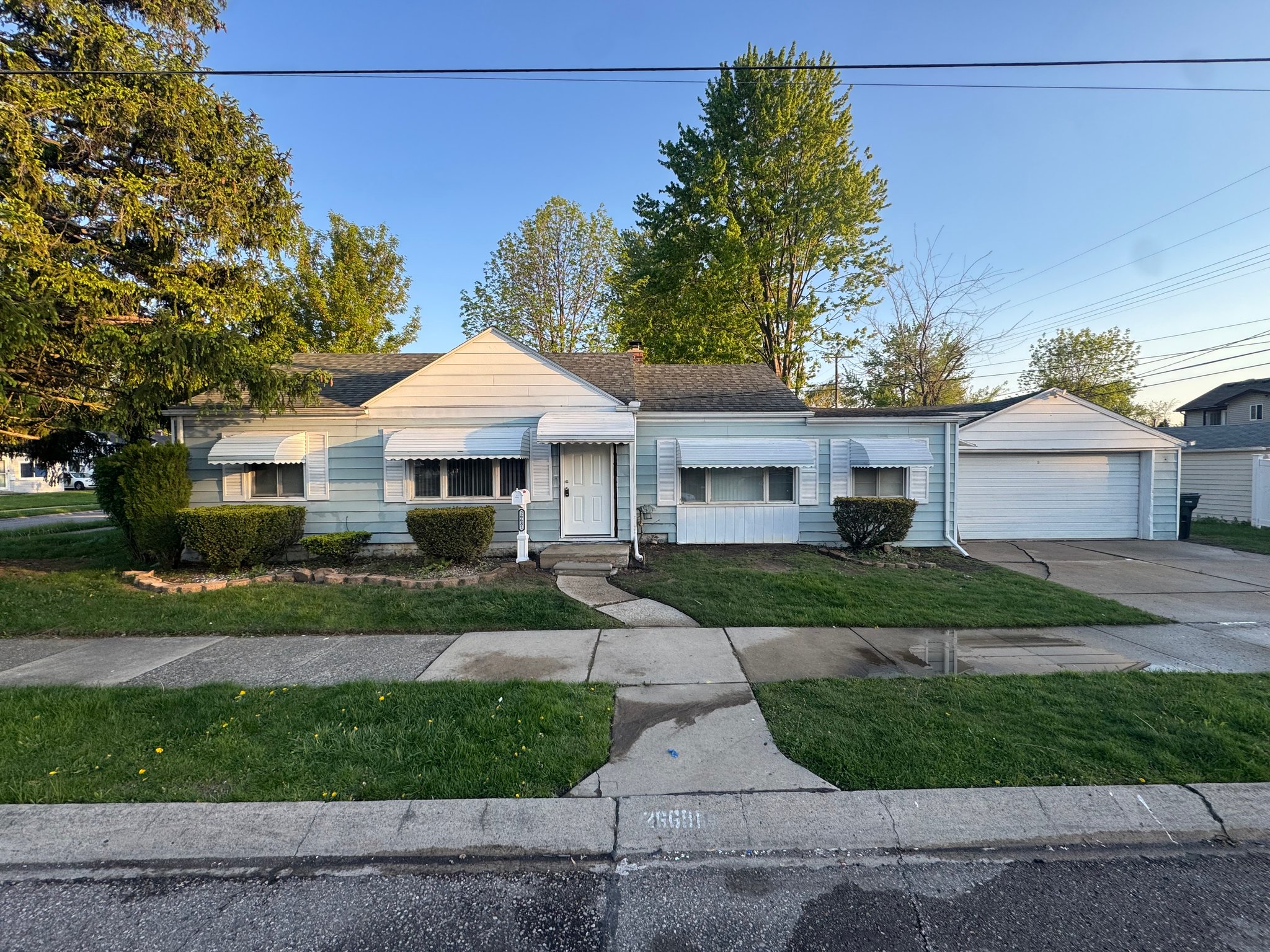 Roseville House: 26681 Clancy