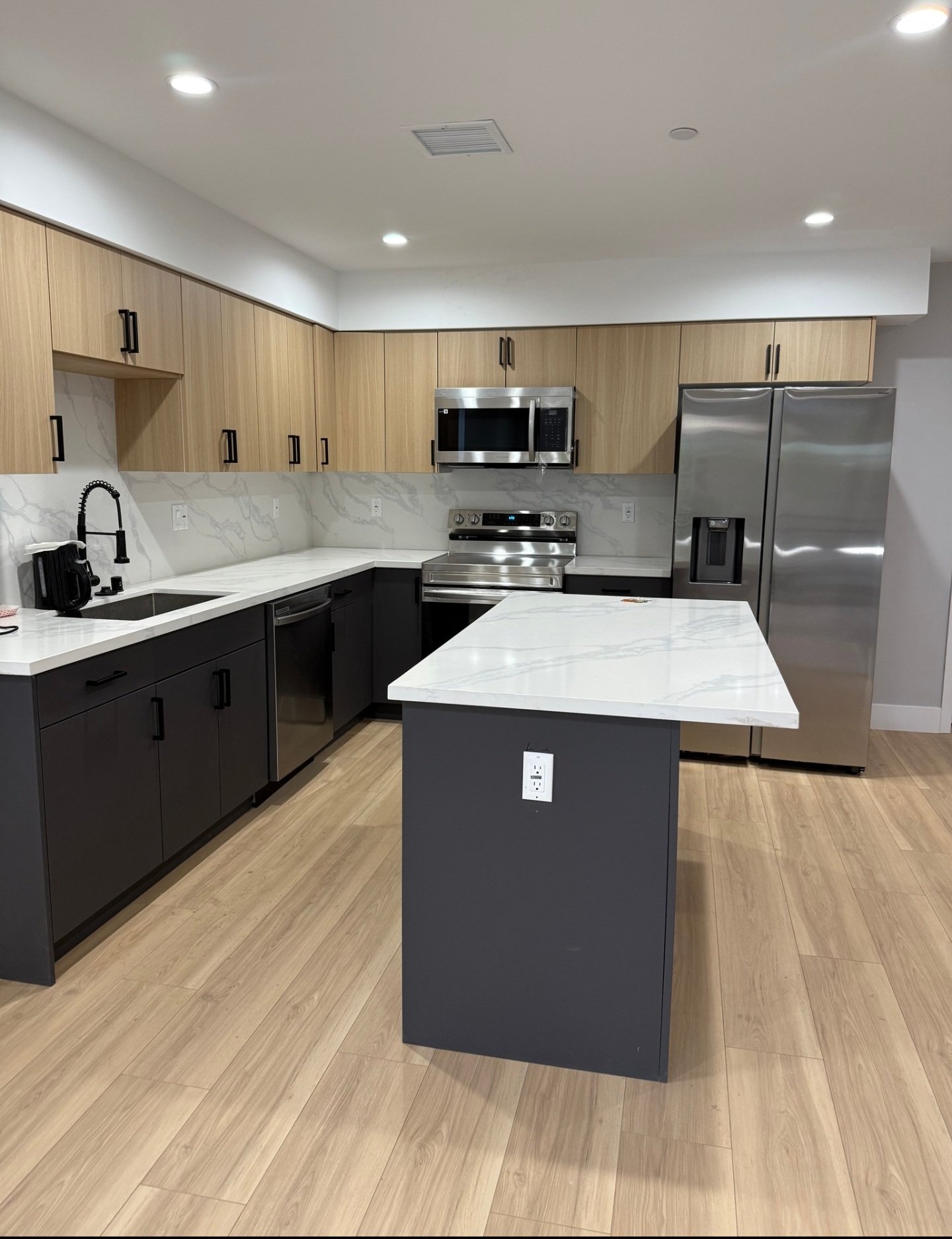 North Hollywood Townhome: 5729 Klump Ave