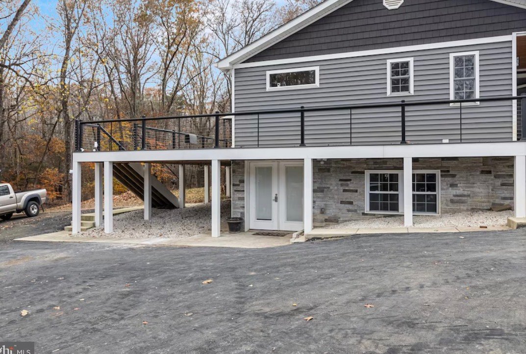 pomfret House: 8325 ABC farm place
