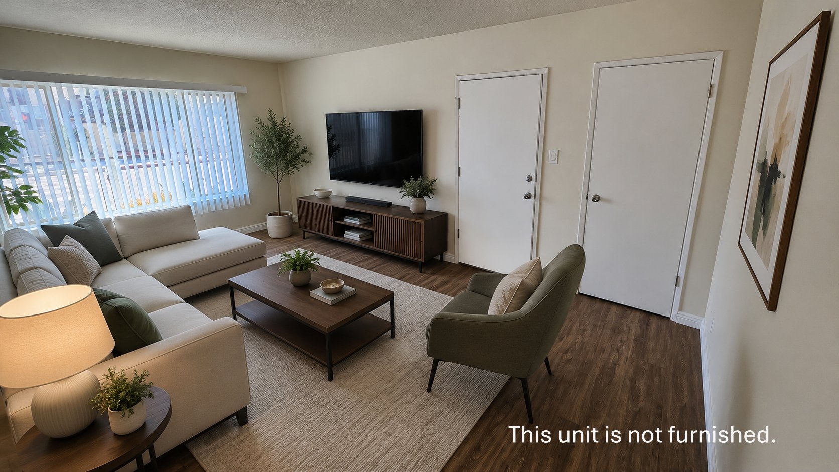 Los Angeles Apartment: 1375 W 20th St