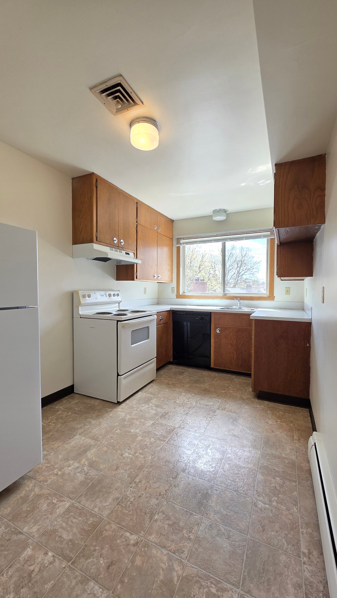 Moorhead Apartment: 908 8th Street South