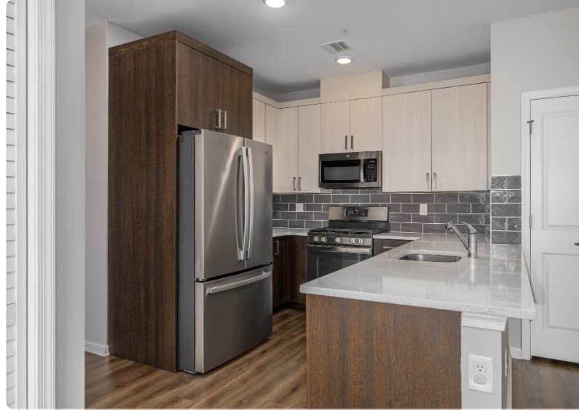 Elizabeth Apartment: 78 Murray St