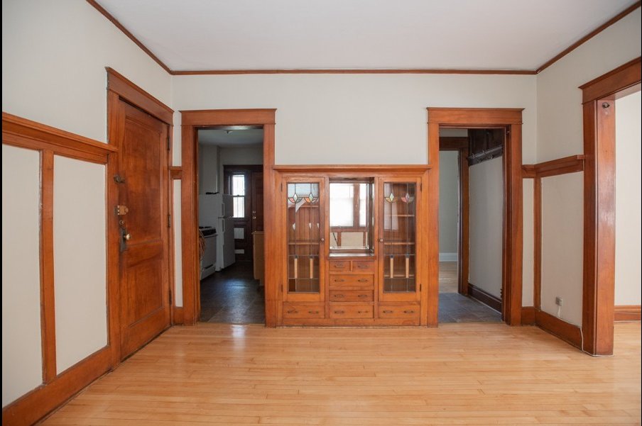 Milwaukee Apartment: 1704 E Locust St