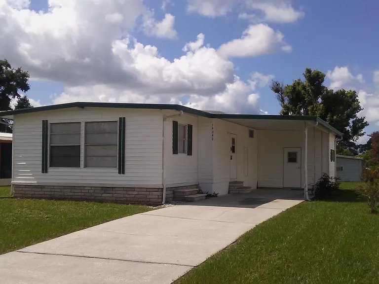 Brooksville House: 14342 Starcross st