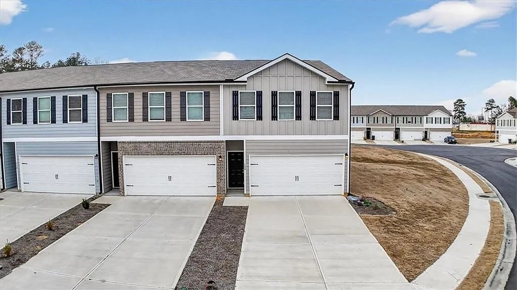 Calhoun Townhome: 111 Brexley Drive