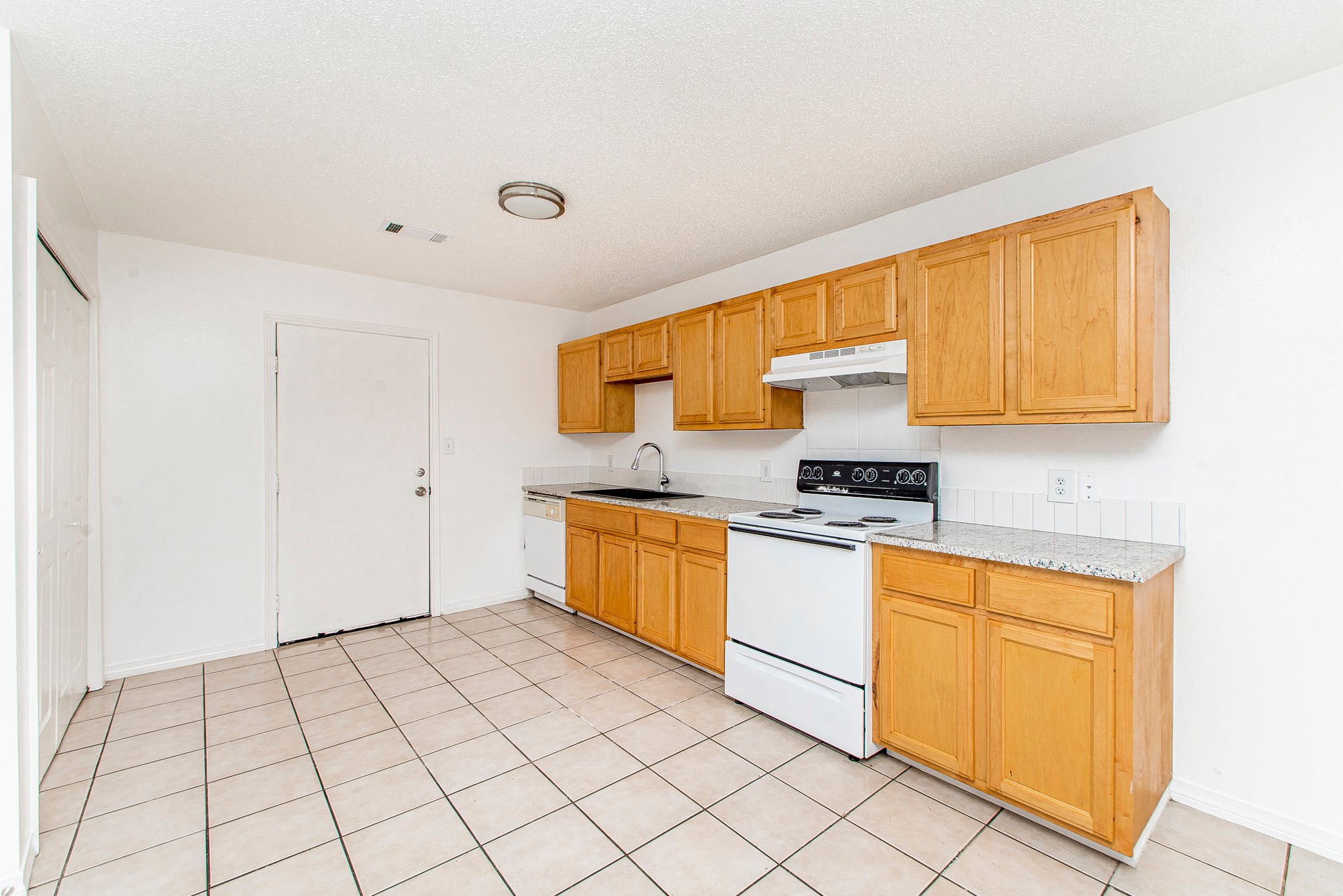 Hammond Apartment: 12420 Jackson Dr.