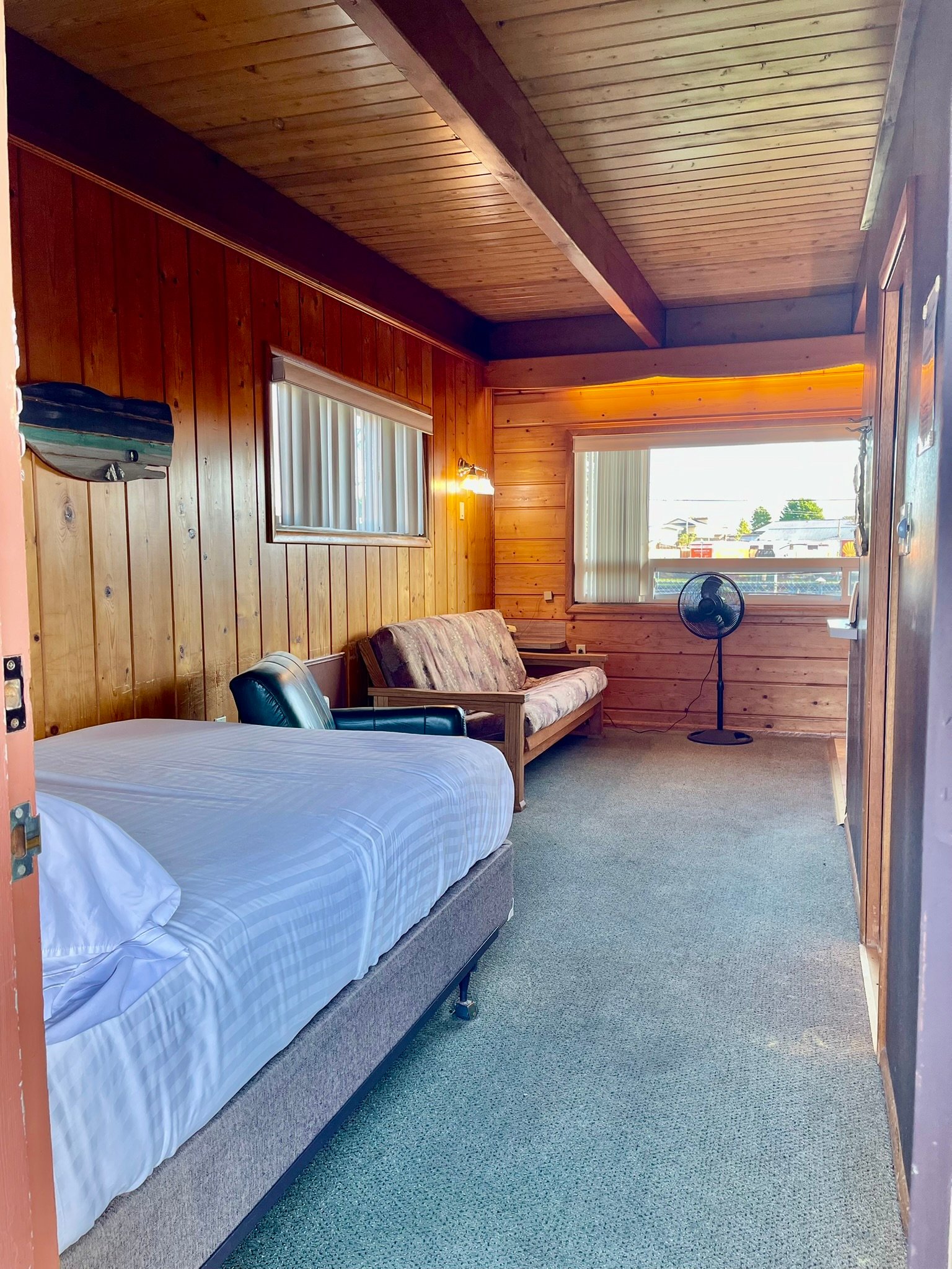 Westport Apartment: 971 N Montesano St