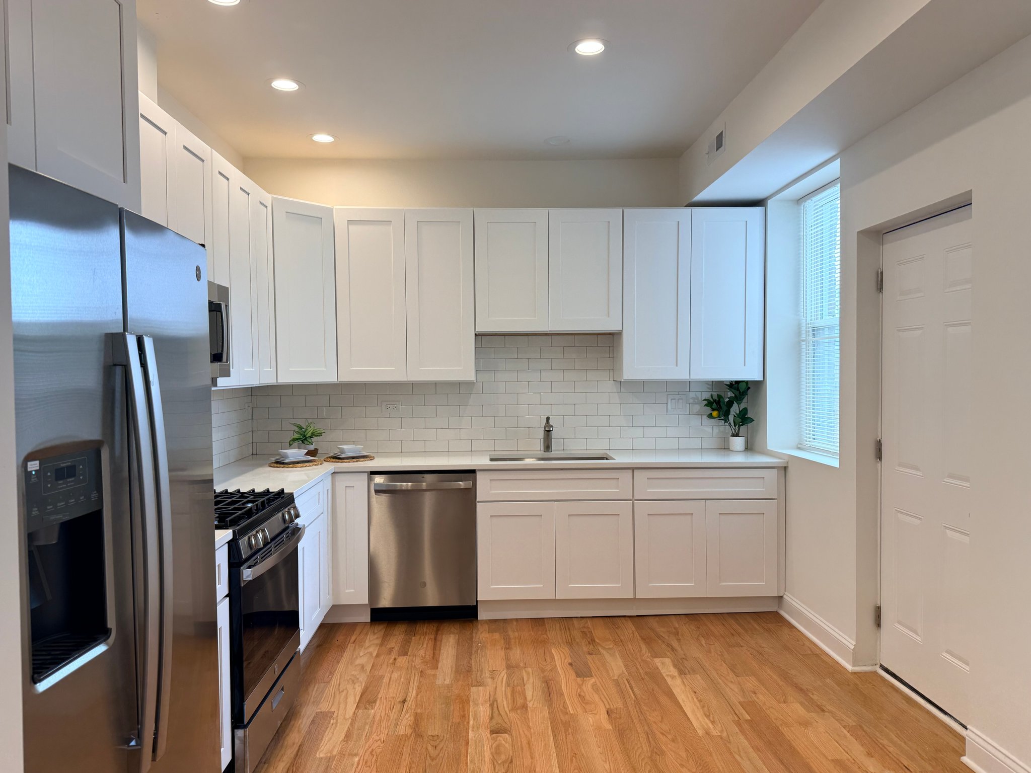 Chicago Apartment: 5678 W Washington Blvd