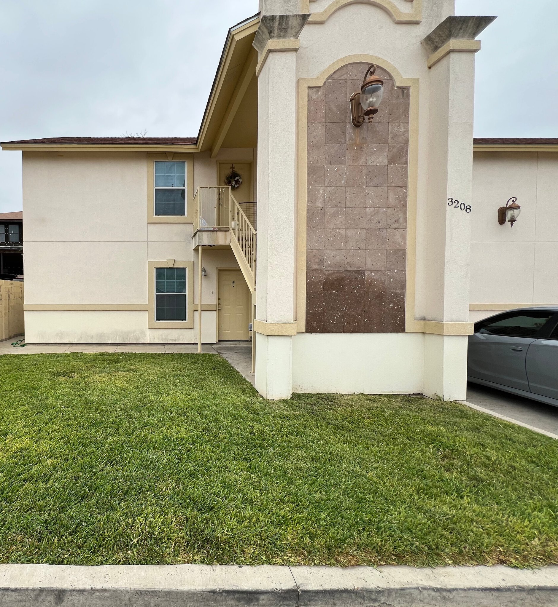 Laredo Apartment: 3208 Gustavus St