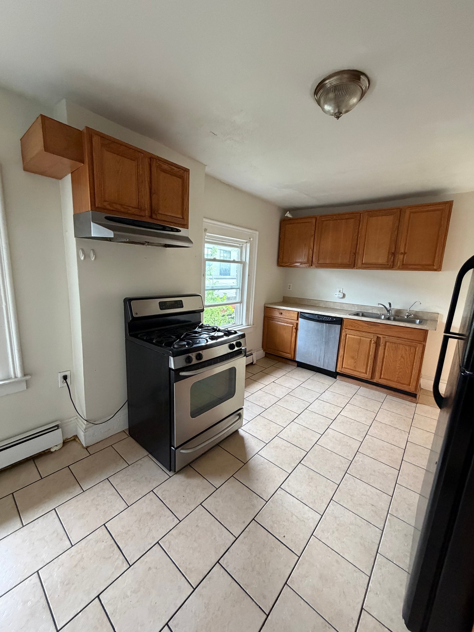 Hartford Apartment: 479 Broad St