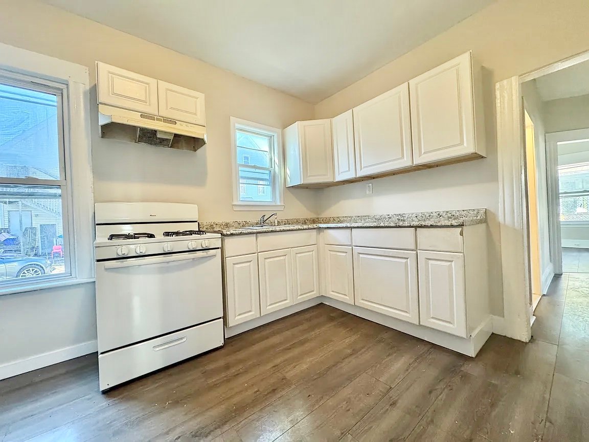 Bridgeport Apartment: 75 Sanford Ave