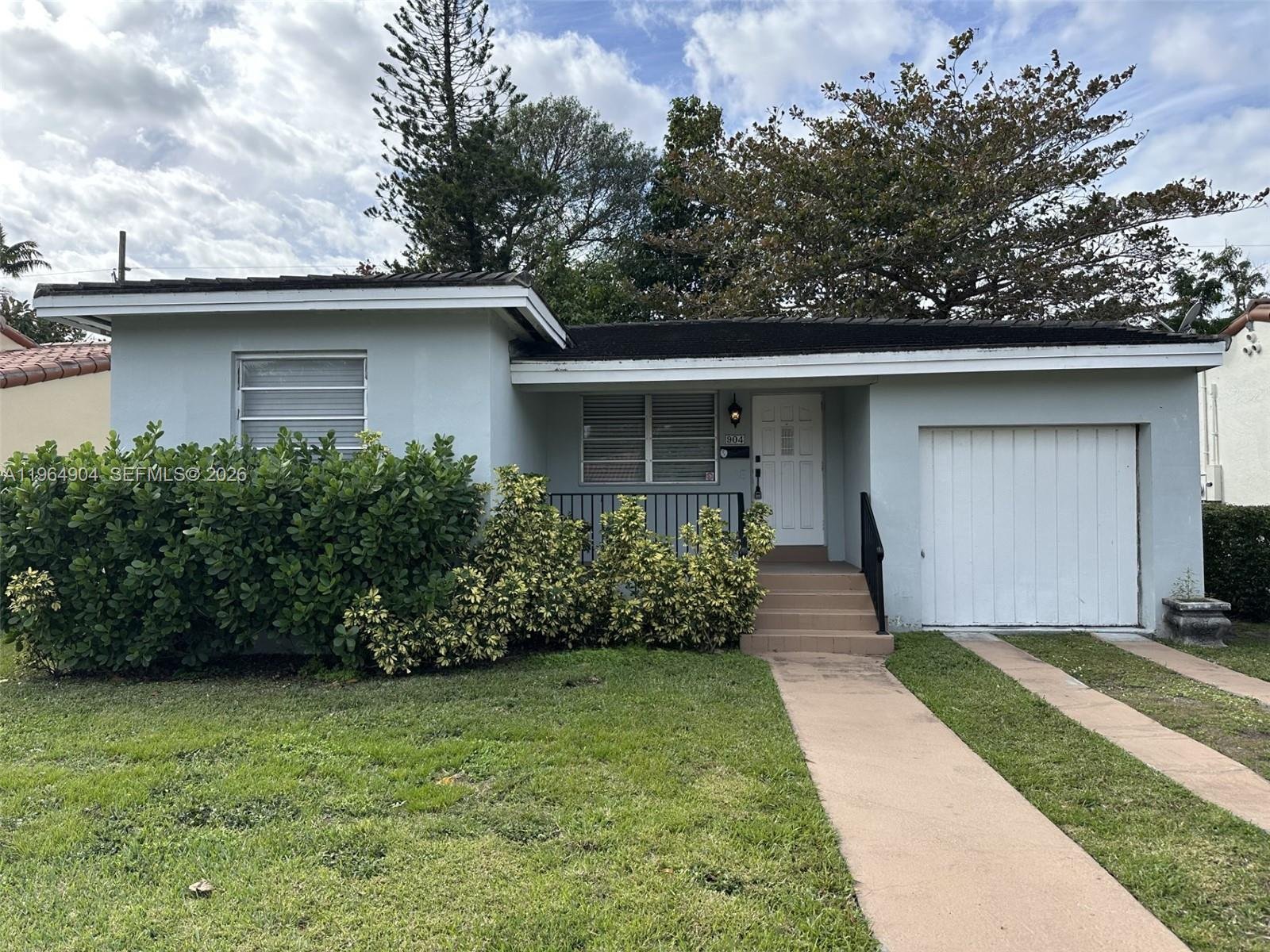 Coral gables House: 904 Wallace St