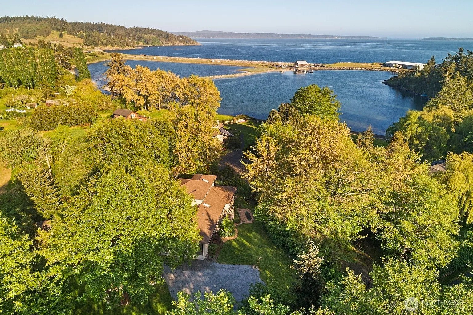 Friday Harbor House: 33 Bay Lane