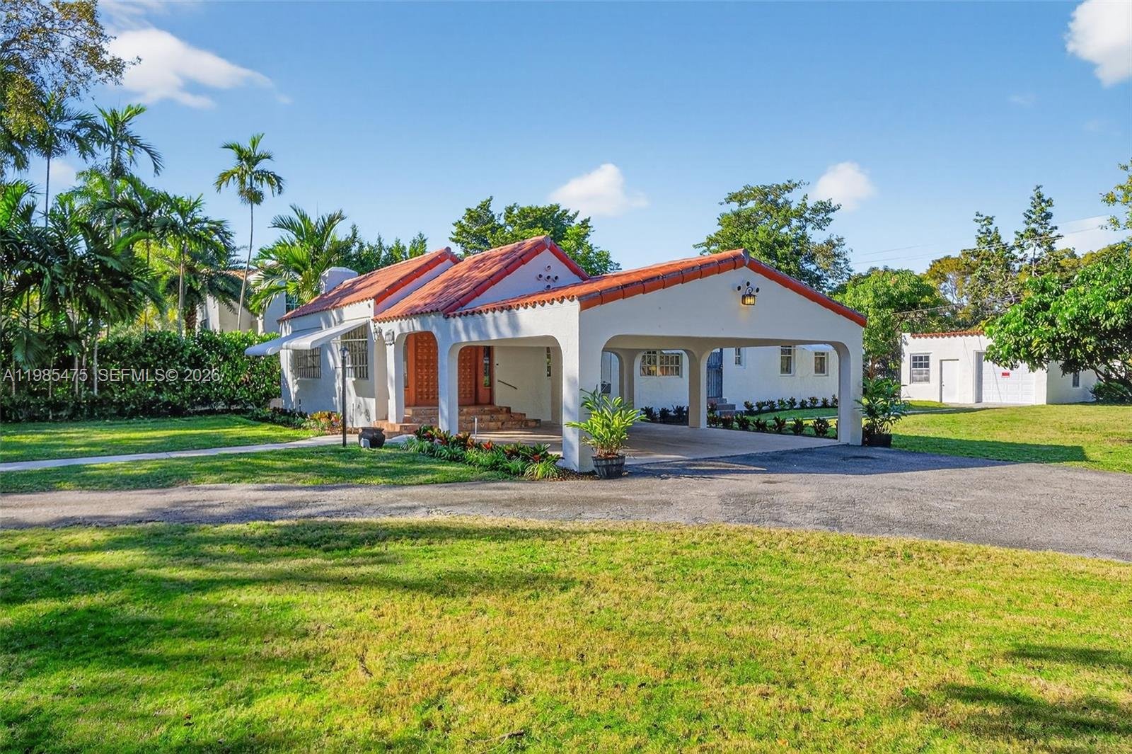 Coral Gables House: 1305 Alhambra Cir