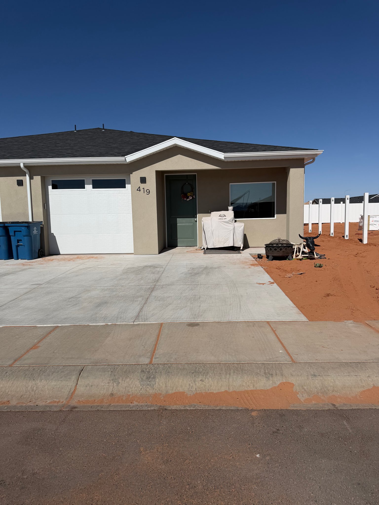 page Multiplex: 419 Tiffanee way