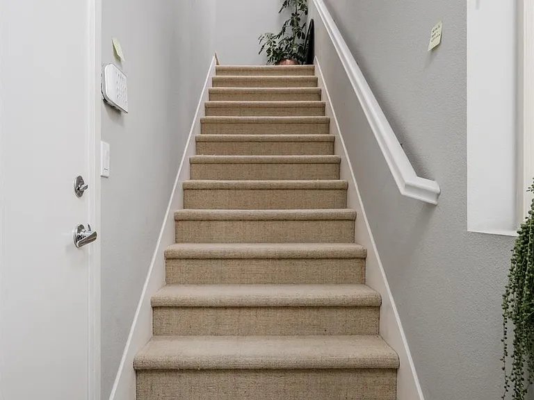 sacramento Apartment: 434 Crate Ave