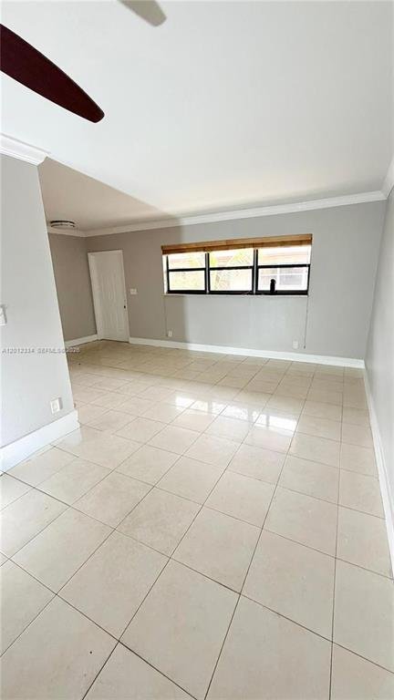 Margate Townhome: 581 Kathy Ln