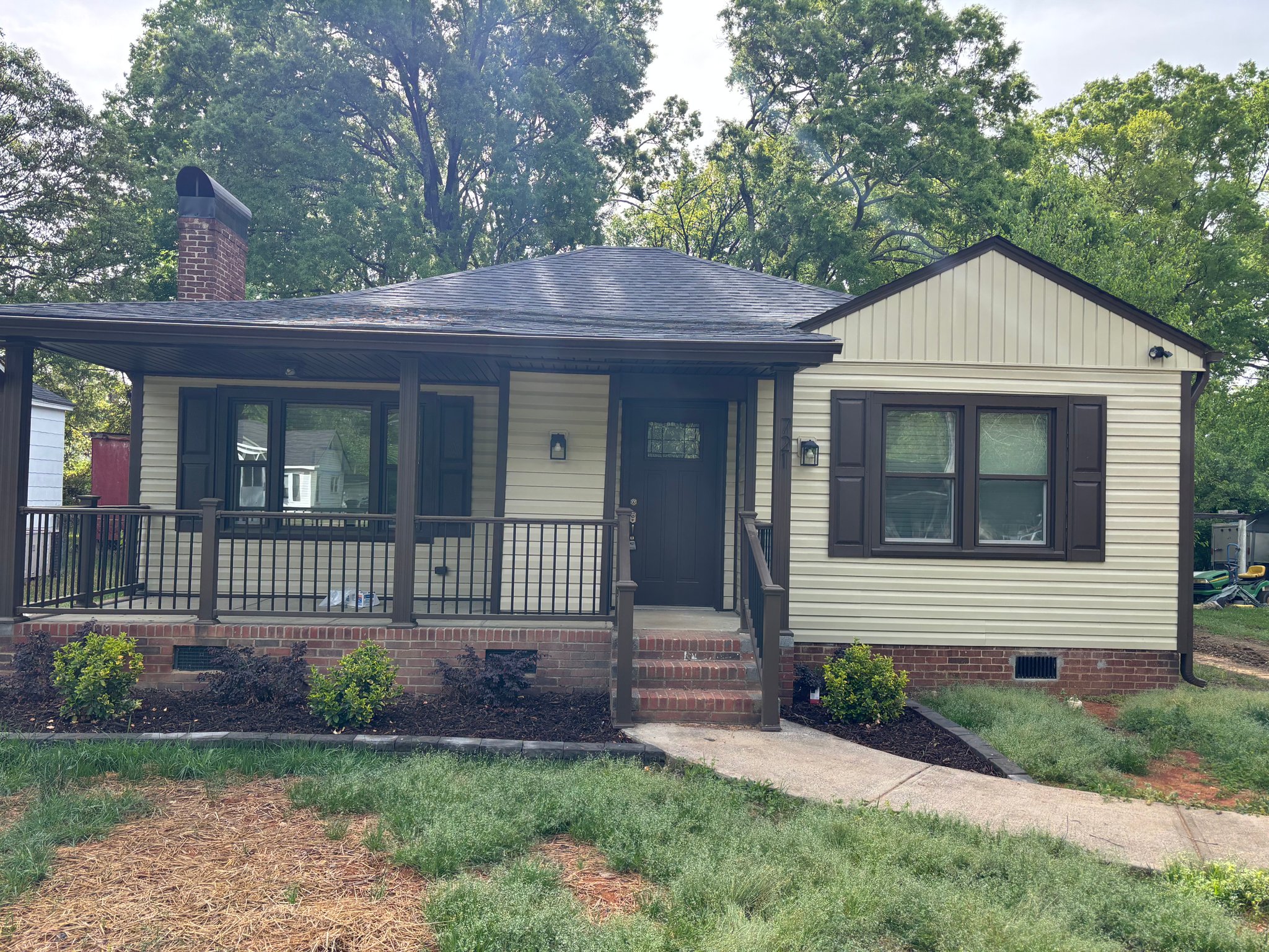 Rock Hill House: 721 S Spruce