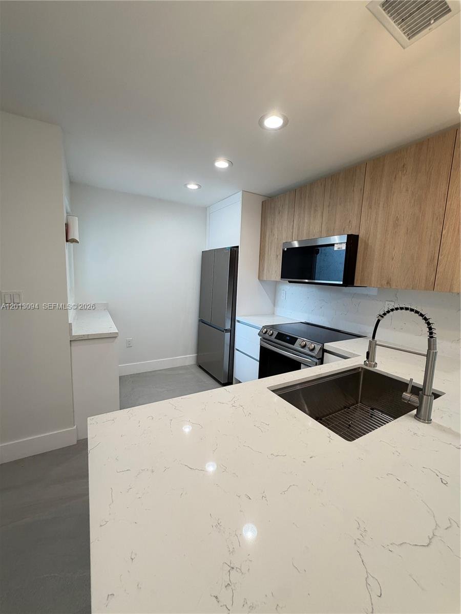 MIAMI Condo: 4808 NW 114th Ave