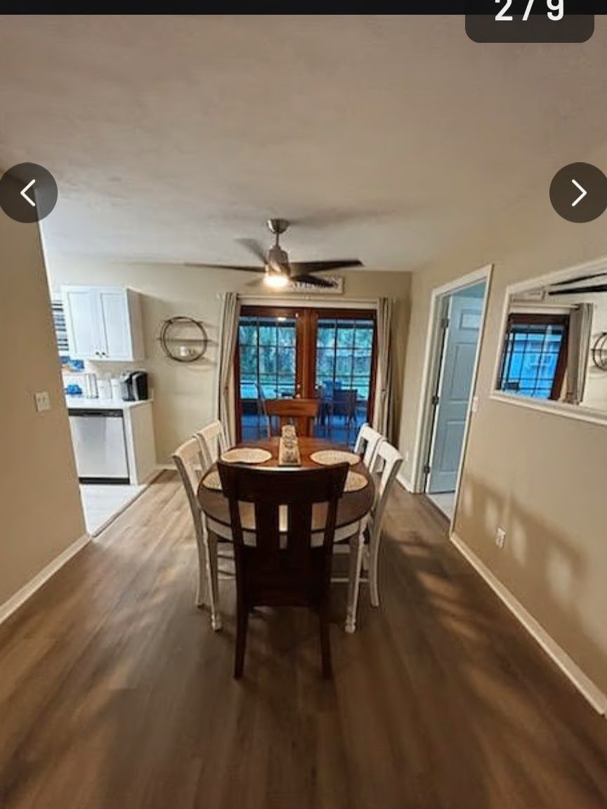 Edgewater House: 3411 Needle Palm Dr