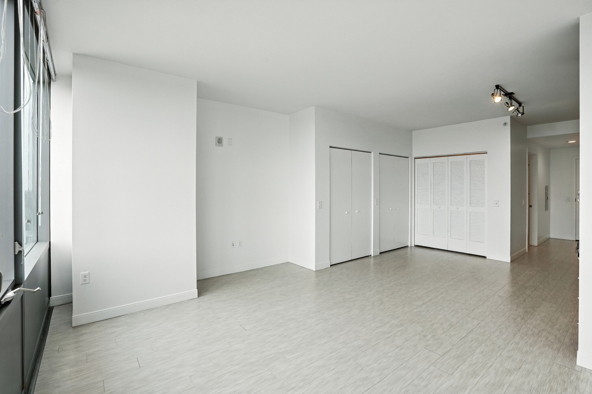 oak park Condo: 155 forest av