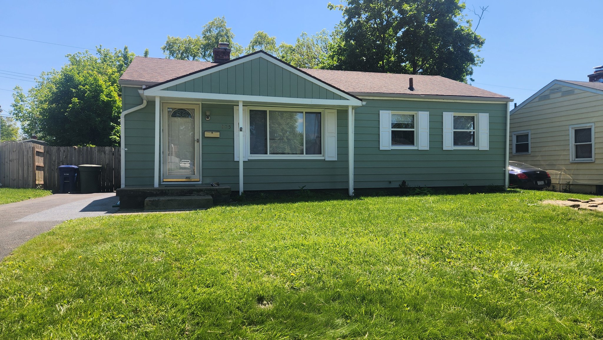 Columbus House: 905 Pauline Ave