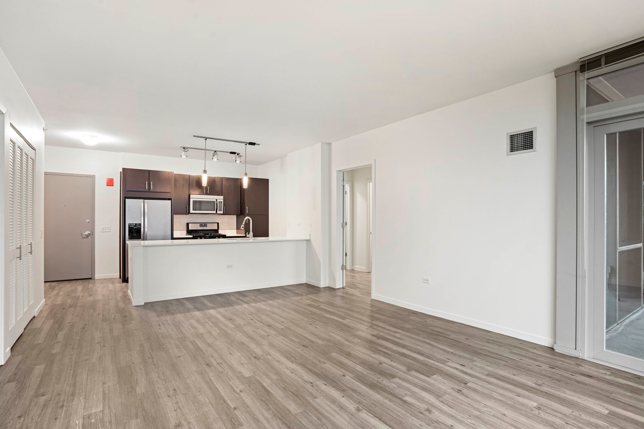 Chicago Condo: 3746 N Halsted St