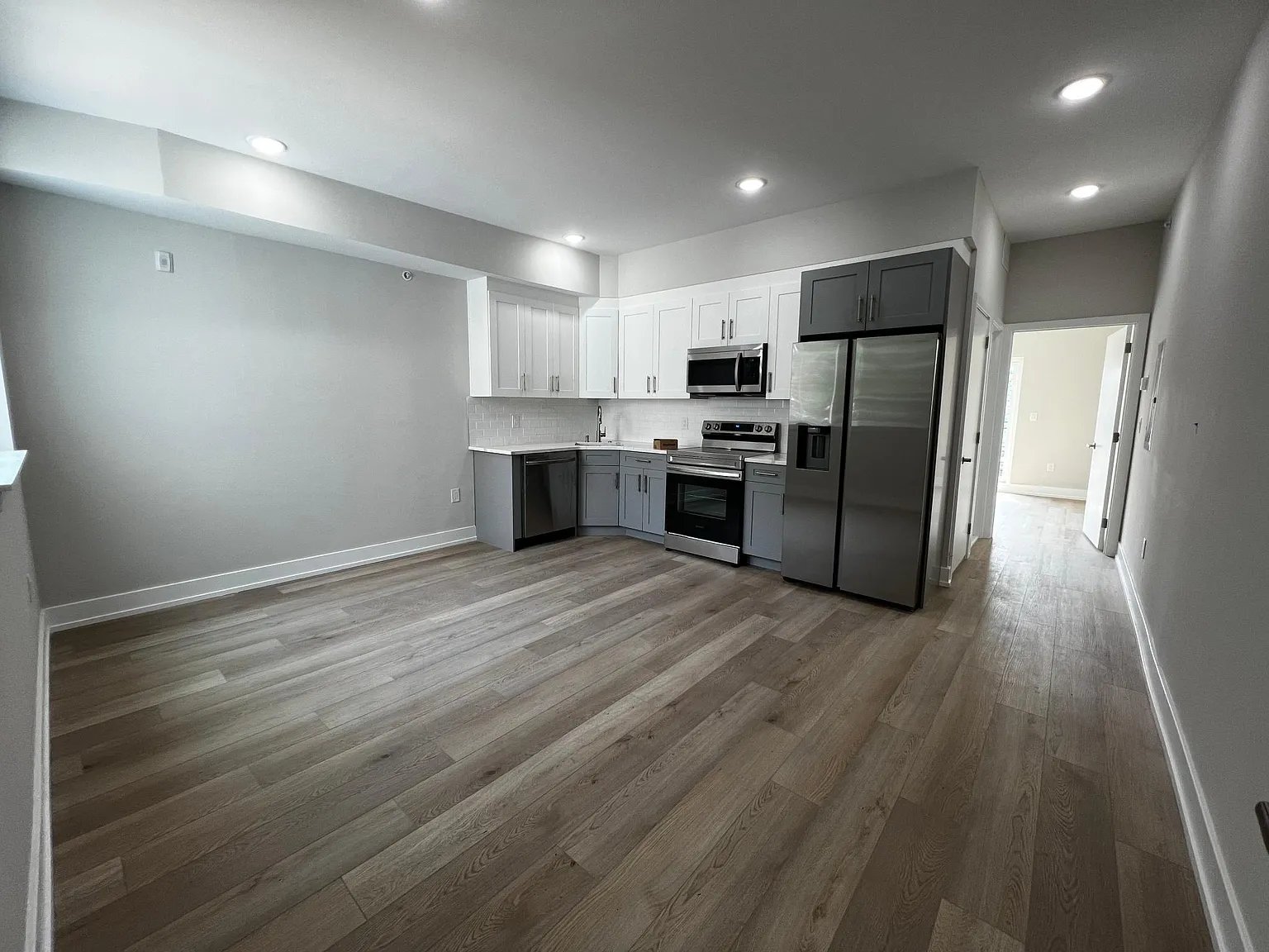 Philadelphia Apartment: 719 N 35th St Philadelphia, PA 19104, USA