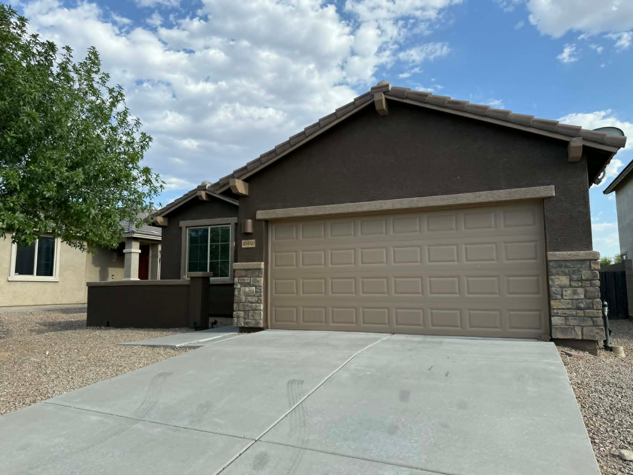 Vail House: 10450 South Cutting Horse Drive