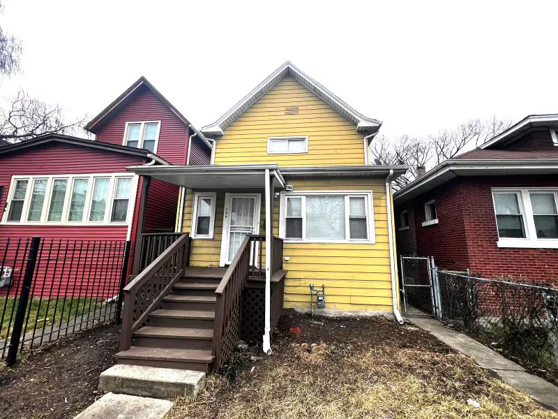 Chicago House: 709 N Laramie Ave.